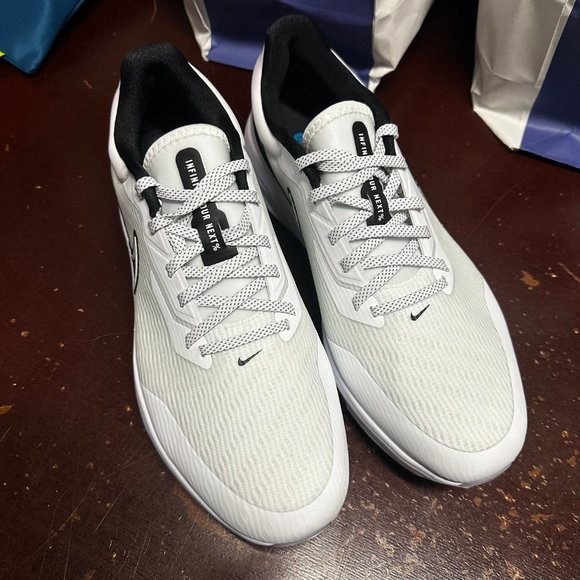 Athletic_Shoes